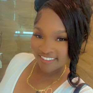 Meet your Posher, Beatrice